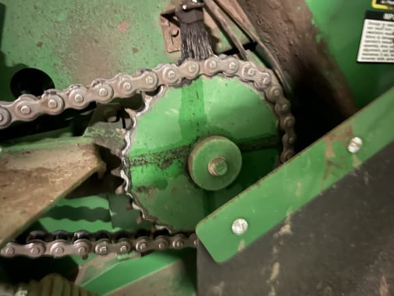 Image of John Deere 560M equipment image 3