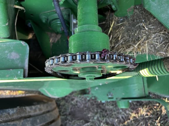 Image of John Deere 560M equipment image 2