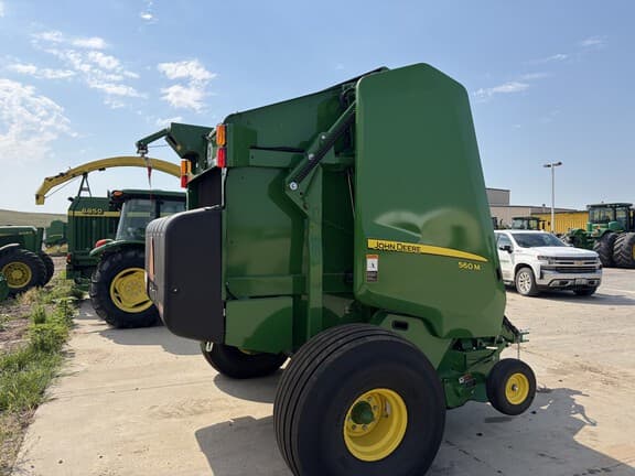 Image of John Deere 560M equipment image 3