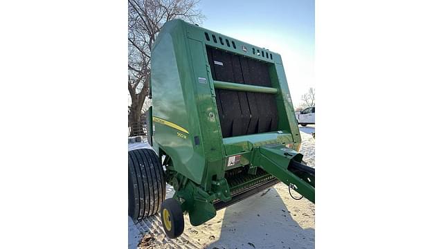 Image of John Deere 560M equipment image 4