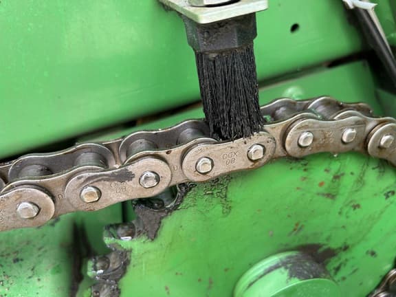 Image of John Deere 560M equipment image 4