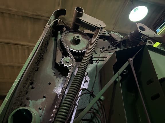 Image of John Deere 560M equipment image 3