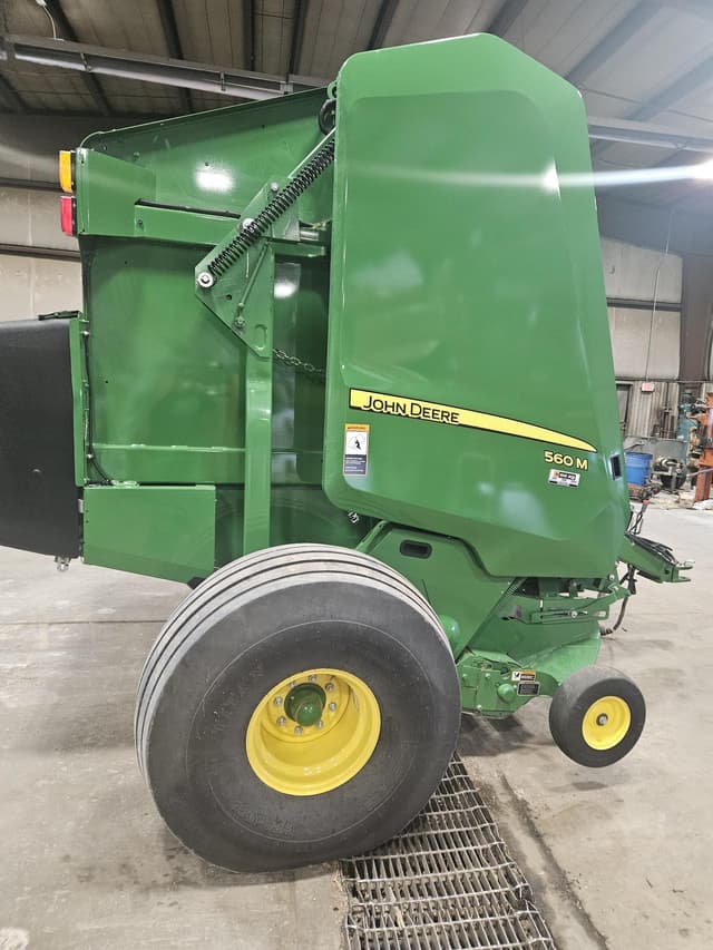 Image of John Deere 560M equipment image 4