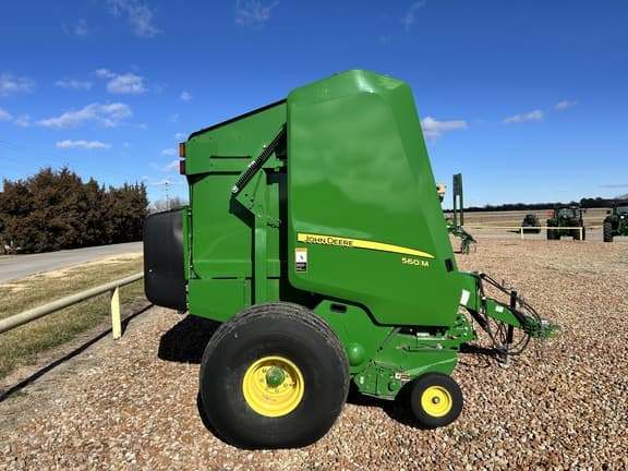 Image of John Deere 560M equipment image 4