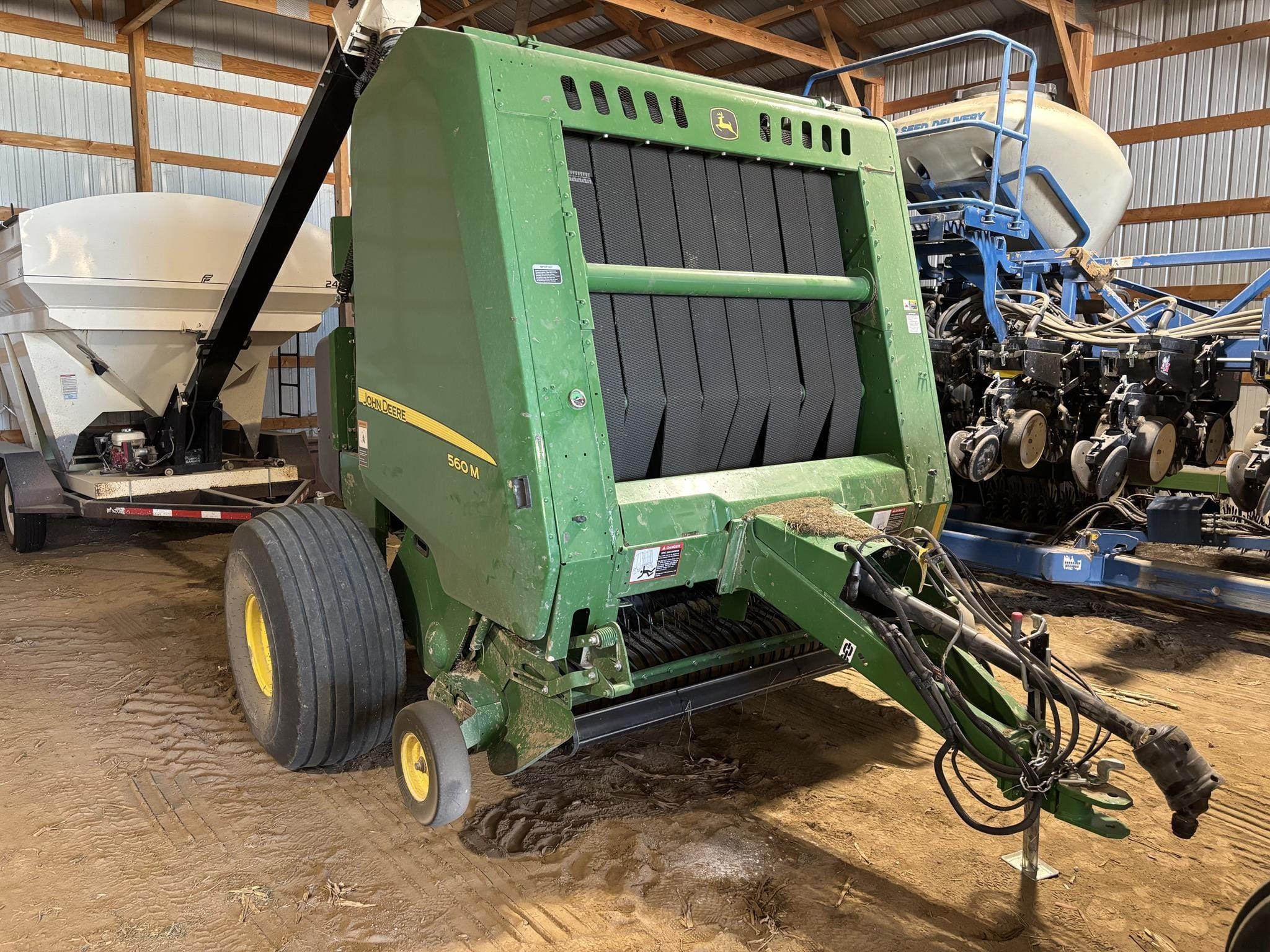 Main image John Deere 560M