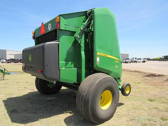 Image of John Deere 560M equipment image 4