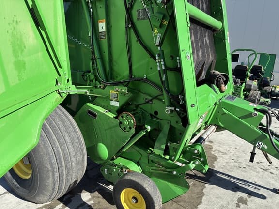 Image of John Deere 560M equipment image 4