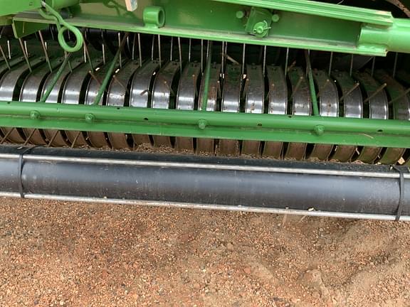 Image of John Deere 560M equipment image 4