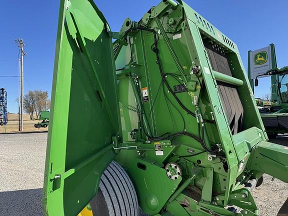 Image of John Deere 560M equipment image 2
