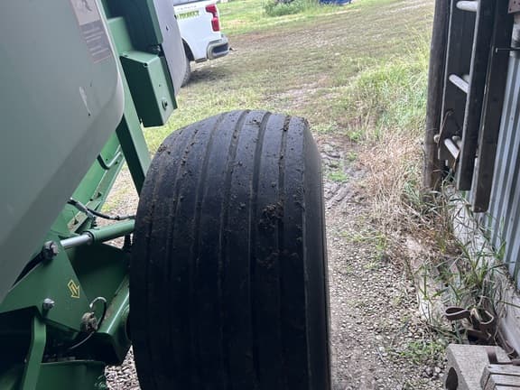 Image of John Deere 560M equipment image 4