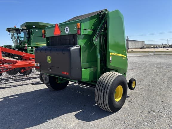 Image of John Deere 560M equipment image 3