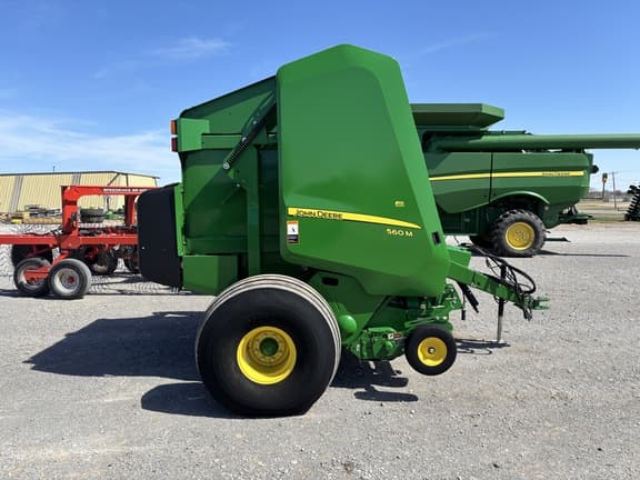 Image of John Deere 560M equipment image 4