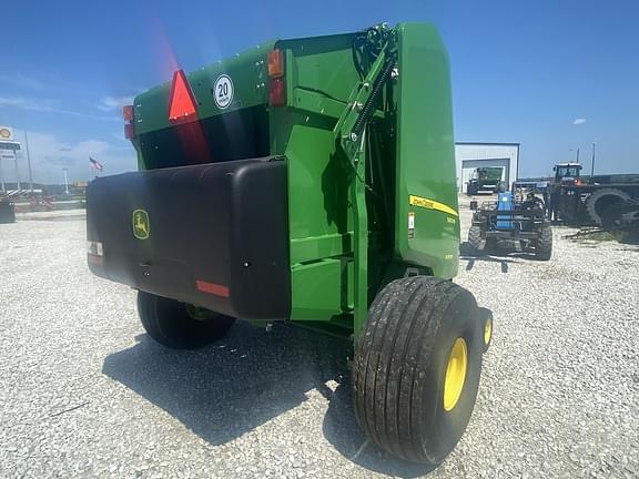 Image of John Deere 560M equipment image 4