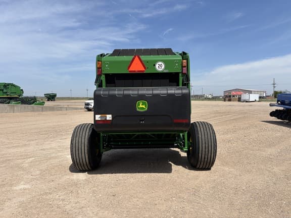 Image of John Deere 560M equipment image 3