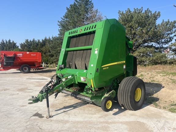 Image of John Deere 560M equipment image 1