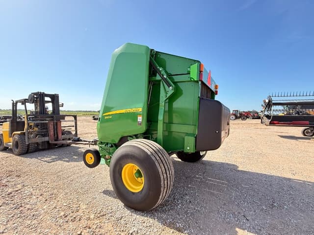 Image of John Deere 560M equipment image 1