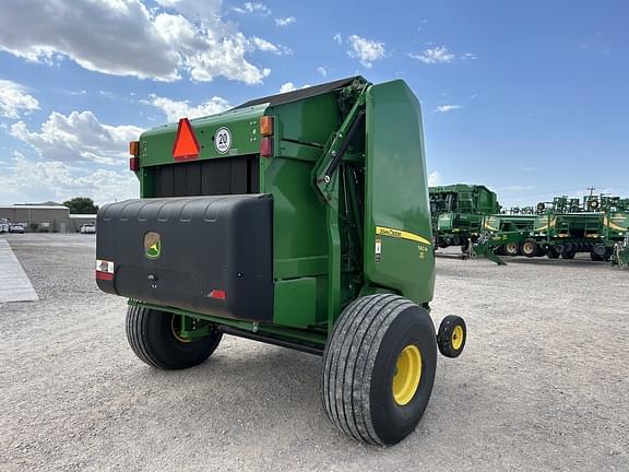 Image of John Deere 560M equipment image 4