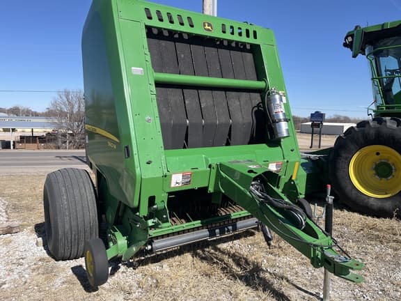 Image of John Deere 560M equipment image 2