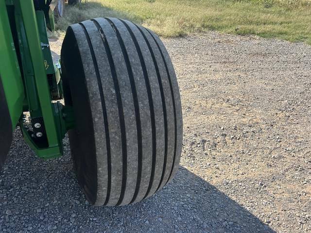 Image of John Deere 560M equipment image 4