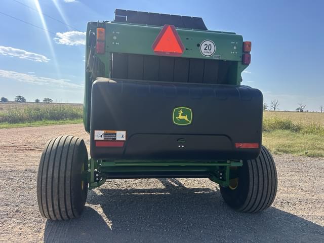 Image of John Deere 560M equipment image 3