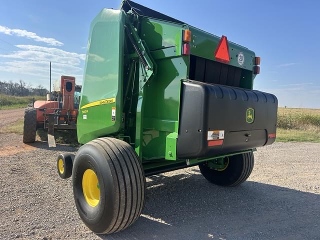 Image of John Deere 560M equipment image 2