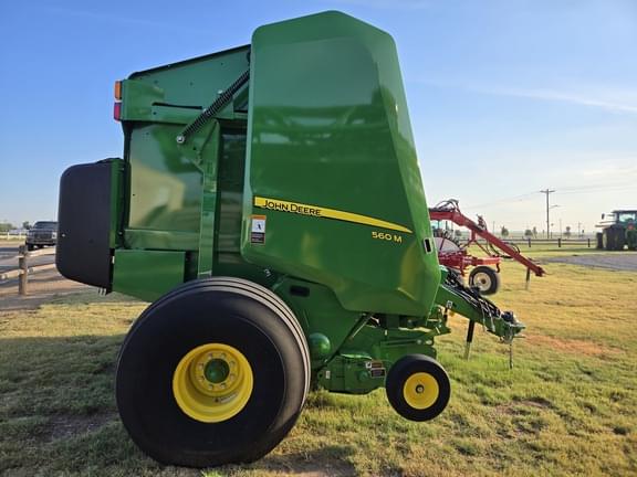 Image of John Deere 560M equipment image 4