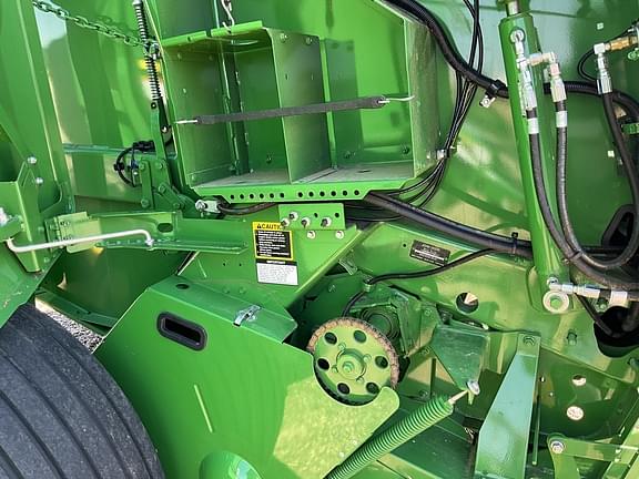 Image of John Deere 560M equipment image 4