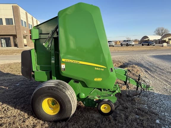 Image of John Deere 560M equipment image 3