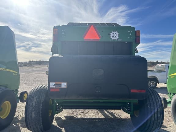 Image of John Deere 560M equipment image 4