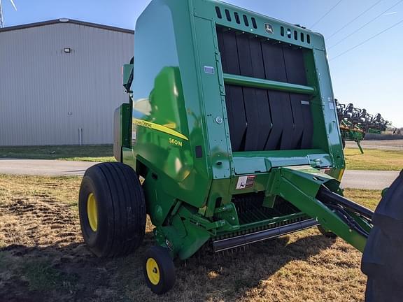 Image of John Deere 560M equipment image 4