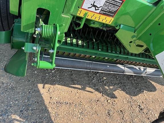 Image of John Deere 560M equipment image 3