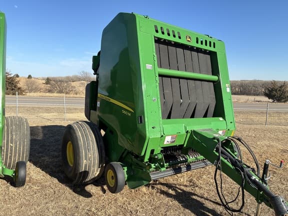 Image of John Deere 560M equipment image 4