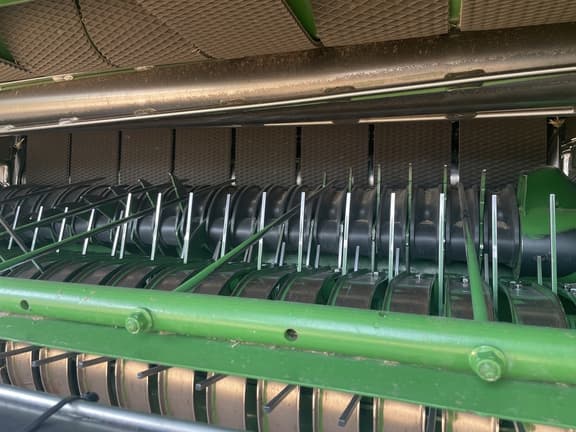 Image of John Deere 560M equipment image 3