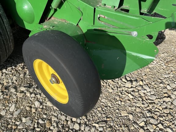 Image of John Deere 560M equipment image 4