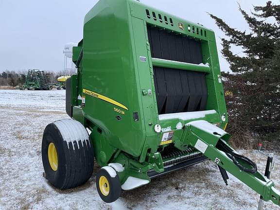 Image of John Deere 560M equipment image 4