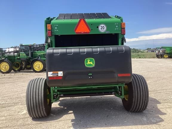 Image of John Deere 560M equipment image 3