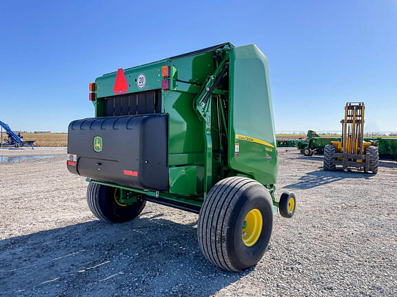 Image of John Deere 560M equipment image 4