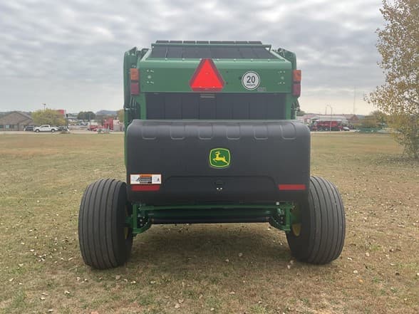 Image of John Deere 560M equipment image 3