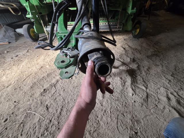 Image of John Deere 560R equipment image 4