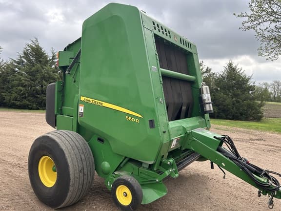 Image of John Deere 560R equipment image 1
