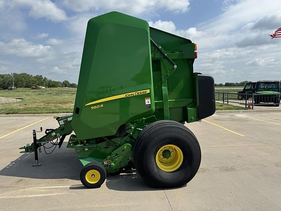 Image of John Deere 560R equipment image 2