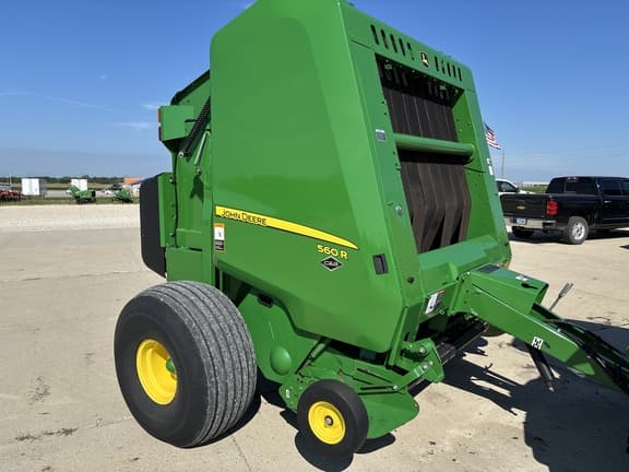 Image of John Deere 560R equipment image 1