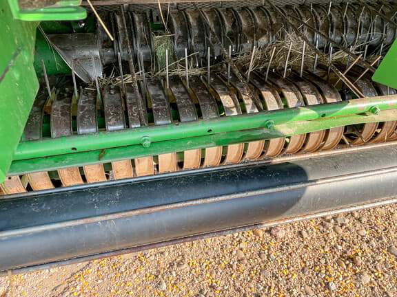 Image of John Deere 560R equipment image 1