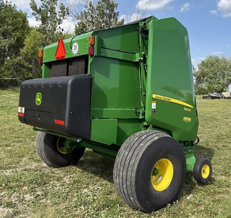 Image of John Deere 560R equipment image 2