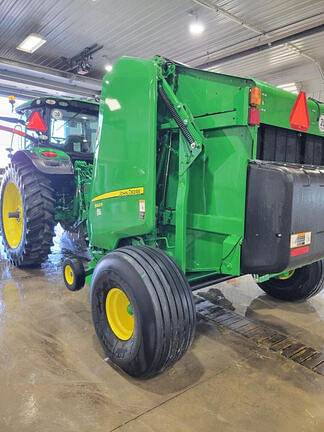 Image of John Deere 560R equipment image 1