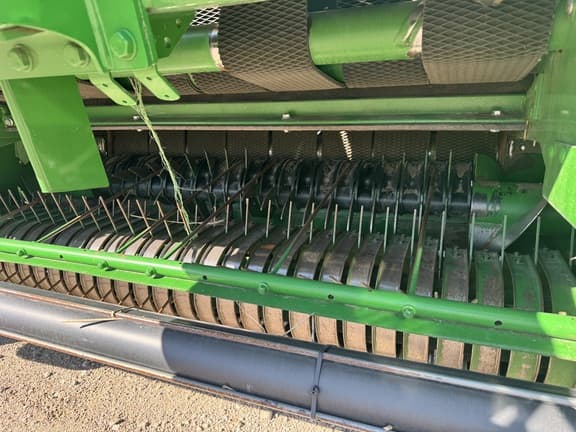 Image of John Deere 560R equipment image 4