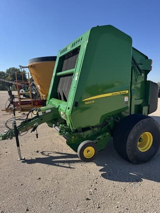 Image of John Deere 560R equipment image 1