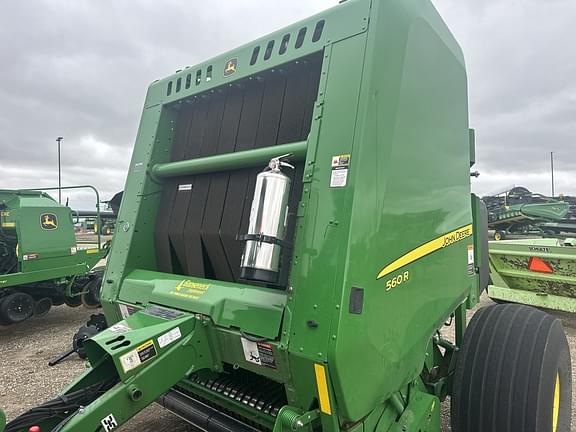 Image of John Deere 560R equipment image 1
