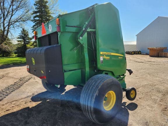 Image of John Deere 560R equipment image 4