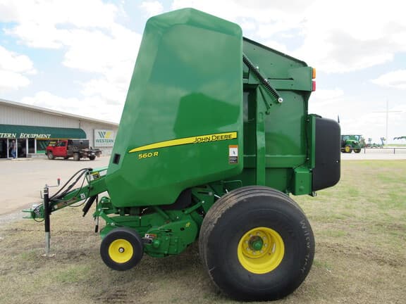 Image of John Deere 560R equipment image 1